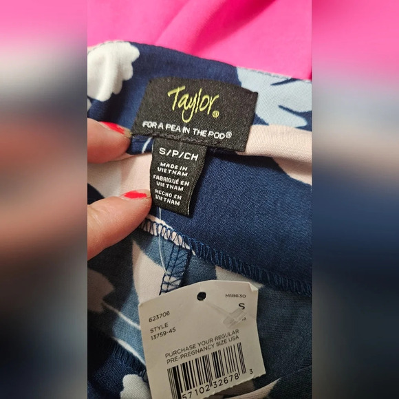 Taylor for A Pea in The Pod floral maternity dress. Size small NWT - Picture 8 of 8